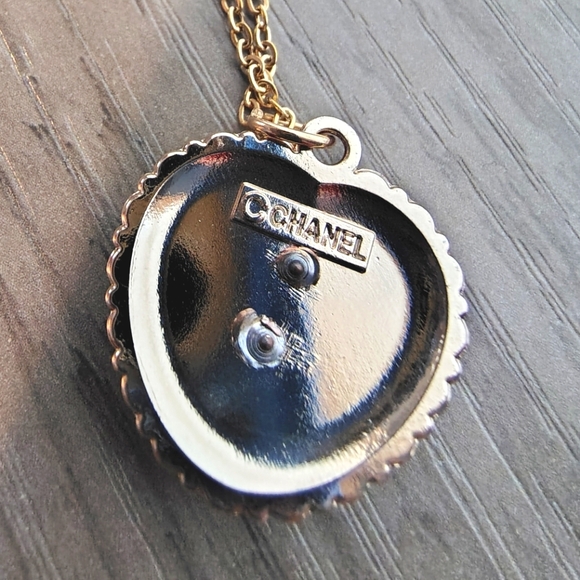 CHANEL Pearls Zipper Pull Heart Pendant/14k Gold Plated Chain - Picture 5 of 5